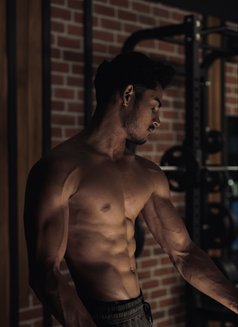 Yuvv video call confirmation - Male escort agency in New Delhi Photo 7 of 12