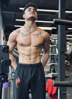Yuvv video call confirmation - Male escort agency in New Delhi Photo 9 of 12