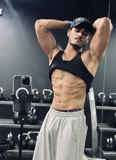 Yuvv video call confirmation - Male escort agency in New Delhi Photo 11 of 12