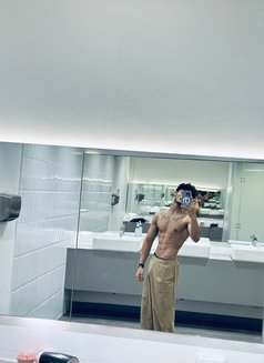 Yuvi latino - Male escort agency in New Delhi Photo 7 of 9