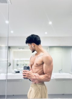 Yuvi latino - Male escort agency in New Delhi Photo 9 of 9