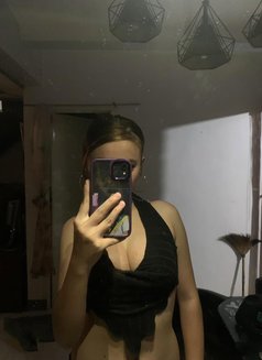 Yvaine - escort in Manila Photo 3 of 4