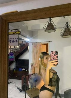 Yvaine - escort in Manila Photo 2 of 4