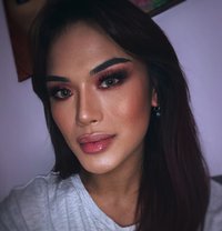 Yve$Vell-WILD-TOP-Mistress-VVIP poppers - Dominadora transexual in Dubai