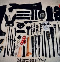 Yve$Vell-WILD-TOP-Mistress-VVIP poppers - Dominadora transexual in Dubai