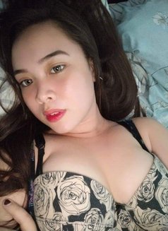 Yvonne - escort in Manila Photo 1 of 3