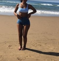 Yvonne - Intérprete de adultos in Nairobi