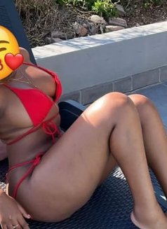 Yvonne - escort in Gurgaon Photo 6 of 7