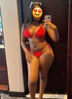 Yvonne - escort in Noida Photo 3 of 5