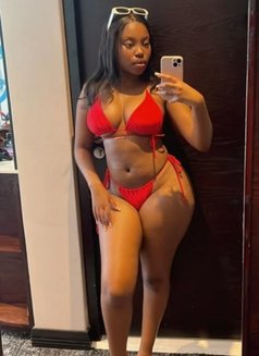 Yvonne - escort in Noida Photo 5 of 5