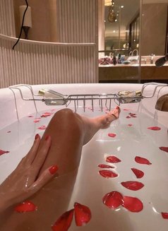 DIRECT PAY GIRL HAND IN YOUR ROOM 24x7. - escort in New Delhi Photo 3 of 6