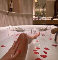 DIRECT PAY GIRL HAND IN YOUR ROOM 24x7. - escort in New Delhi