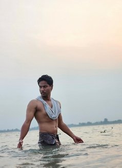 Z. Rock - Acompañantes masculino in Dhaka Photo 2 of 5