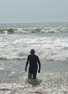 Z8411 - Acompañantes masculino in Colombo Photo 3 of 5