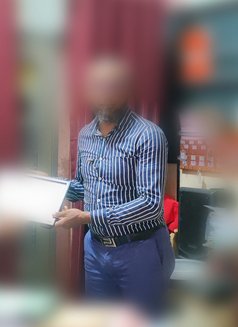 Z8411 - Acompañantes masculino in Colombo Photo 5 of 5