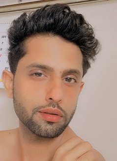Zaamin - Male escort in New Delhi Photo 9 of 12