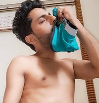 Zaamin - Male escort in New Delhi
