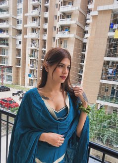 Zaara - Transsexual escort in Gurgaon Photo 1 of 6