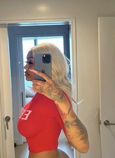 Zabeth - escort in London Photo 3 of 4