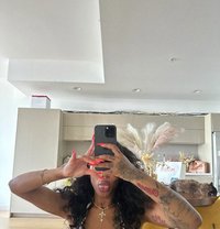 Zabeth - escort in Paris