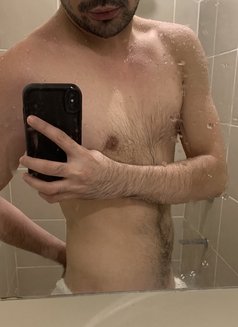 Zac - Male companion in Manila Photo 3 of 3