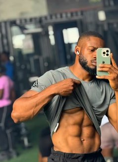 Zac - Male escort in Bangkok Photo 3 of 4