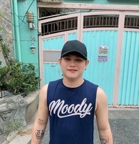 Zacharyy - Male escort in Quezon