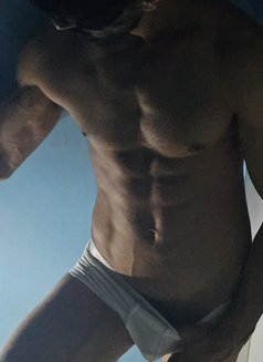 Zack - Acompañantes masculino in Dubai Photo 5 of 5