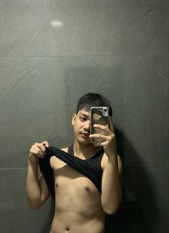 Zacky (meet,camshow,contents) - Male escort in Dubai Photo 8 of 8