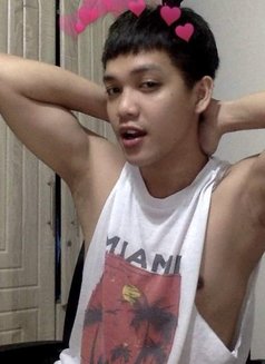 Zacky Twink - Male escort in Manila Photo 1 of 3