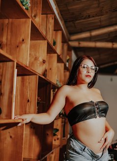 Zafiro - escort in Barcelona Photo 3 of 5