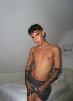 Zahia Luxury - Acompañantes transexual in Dubai Photo 12 of 20