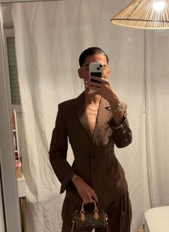 Zahia Luxury - Acompañantes transexual in Dubai Photo 18 of 20
