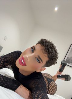 Zahia Luxury - Transsexual escort in Paris Photo 19 of 20