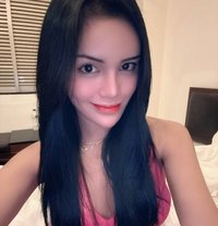 Zahra - puta in Singapore