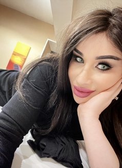 IZABELLA horny - Transsexual escort in Riyadh Photo 13 of 22