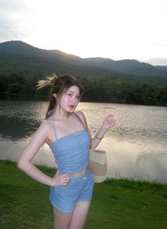 Zahra - puta in Bali Photo 3 of 6