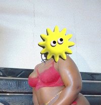 Zahra - Intérprete de adultos in Nairobi