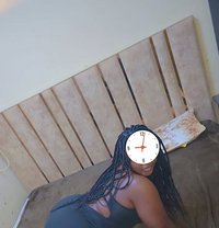Zahra - Intérprete de adultos in Nairobi