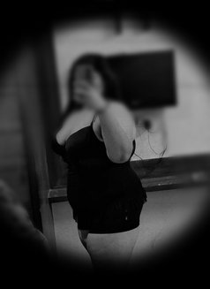 Zahra Khan - escort in Noida Photo 2 of 11