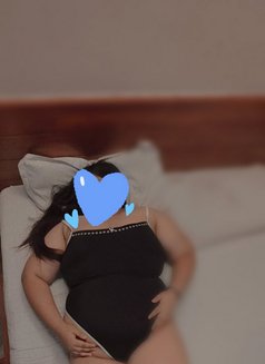 Zahra Khan - escort in Noida Photo 10 of 11