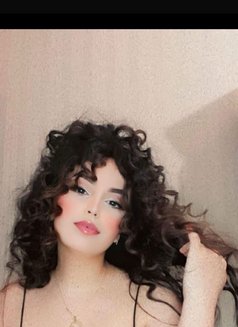 Zahra Massage Good - puta in Al Juffair Photo 2 of 4