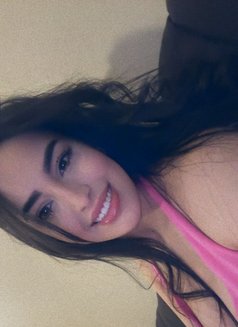 Zahra Massage Good - puta in Al Juffair Photo 4 of 4