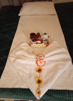 Zahra Professional massage - Masajista in Şalālah Photo 4 of 5