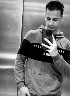 Zaid - Acompañantes masculino in London Photo 6 of 14