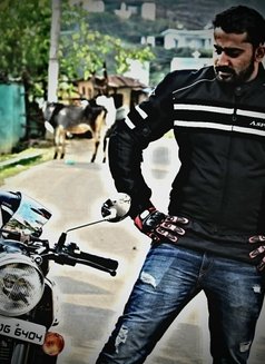 Zaid - Acompañante masculino in Bangalore Photo 2 of 4