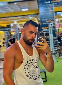 Zaid - Male escort in Beirut Photo 4 of 7