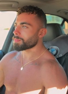 Zaid - Male escort in Beirut Photo 5 of 7