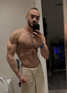 Zain in Riyadh - Male escort in Riyadh Photo 1 of 5