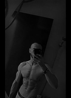 Zain in Riyadh - Male escort in Riyadh Photo 4 of 5